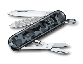 0.6223.942 Victorinox Classic SD Navy Camouflage нож-брелок, 58 мм, 7 фунцкий, цвет серо-синий камуфляж